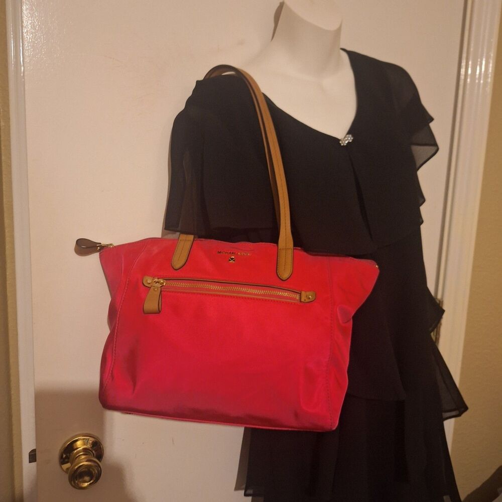 Michael Kors Kelsey Pink Nylon Large Tote Handbag - Picture 3 of 15